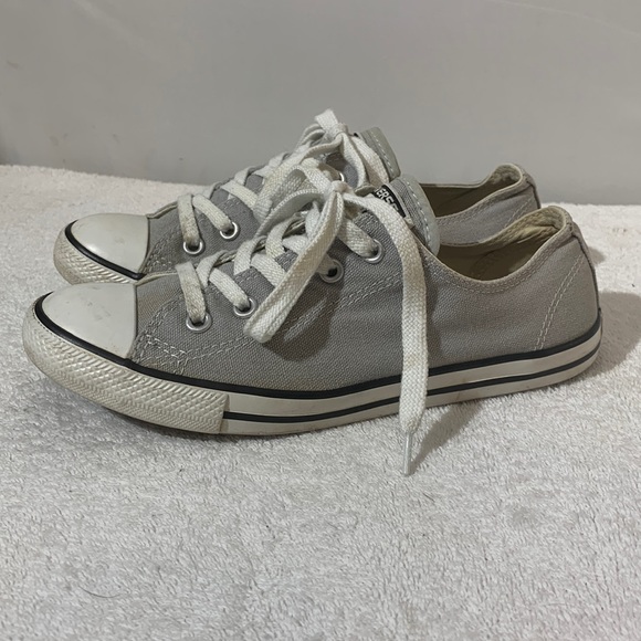 Converse All Star low women’s size 6 grey Chuck Taylor - Picture 1 of 8
